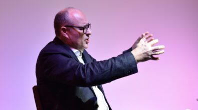 Na zdjęciu zbliżenie na autora