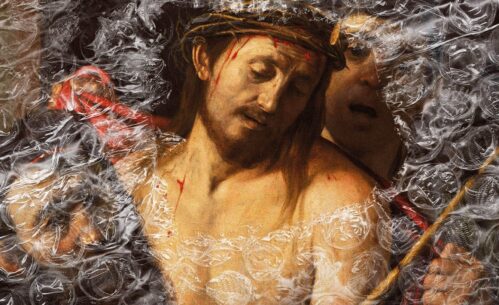 Plakat filmu „Caravaggio. Na tropie arcydzieła” zapowiadający pokaz w Kinie Piksel w Mediatece 800-lecia. Na grafice widoczny jest fragment obrazu przedstawiającego ukoronowanego cierniem Chrystusa, utrzymany w ciemnej, dramatycznej tonacji. Nad wizerunkiem znajduje się hasło „Prawdziwa historia, która wstrząsnęła rynkiem sztuki” oraz oznaczenie wiekowe 15+. W dolnej części plakatu podano datę seansu 20.02.2026, godzinę 18:00 oraz adres Mediateki przy ul. M. Curie-Skłodowskiej 3 w Piotrkowie Trybunalskim.