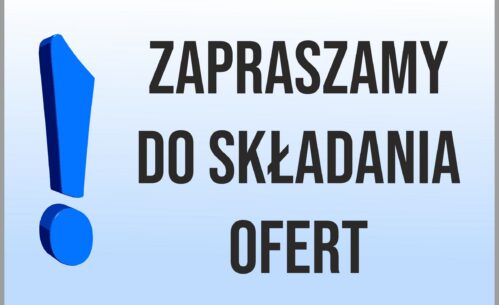 Na grafice widoczny jest komunikat informacyjny z napisem „Zapraszamy do składania ofert”. Po lewej stronie umieszczono niebieski znak wykrzyknika, który podkreśla charakter ogłoszenia i zwraca uwagę odbiorców. Grafika ma formę prostego baneru informacyjnego stosowanego przy publikacji ogłoszeń o postępowaniach lub zapytaniach ofertowych. Całość utrzymana jest w minimalistycznej formie, ułatwiającej szybkie odczytanie komunikatu.
