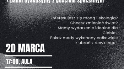Plakat wydarzenia „Forma bez koloru – pokaz mody” z informacją o panelu dyskusyjnym z gościem specjalnym. Grafika utrzymana jest w czarno-białej stylistyce z ziarnistym, kontrastowym tłem. W treści zaproszenia pojawia się informacja o pokazie mody przygotowanym w całości z ubrań z recyklingu, skierowanym do osób zainteresowanych modą i ekologią. Wydarzenie odbędzie się 20 marca o godzinie 17:00 w Auli Mediateki 800-lecia przy ul. M. Curie-Skłodowskiej 3 w Piotrkowie Trybunalskim. Podano również dress code – czerń i biel, informację o ograniczonej liczbie miejsc oraz konieczności posiadania bezpłatnej wejściówki do odbioru w Mediatece. Na dole plakatu znajdują się logotypy organizatorów i partnerów wydarzenia.