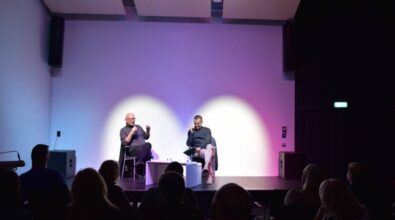 Widok sceny i publiczności.