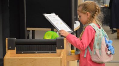 Na zdjęciu uczestnik Strefy SOWA i Majsternia.