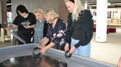 Bibliotekarki zwiedzają Mediatekę.